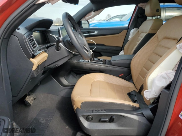 2024 Volkswagen Atlas Cross Sport 3.6L V6 SEL with VIN 1V2BE2CA4RC218236, listed as a Copart auction lot 47566835 with 43,717 mi miles and Salvage Title. Bid and sale history available at carsss.com. Image 7.