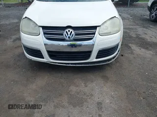 2005 Volkswagen Jetta with VIN 3VWRT71K35M643984, listed as a IAAI auction lot 42582459 with 216,866 mi miles and . Bid and sale history available at DreamBid. Image 6.
