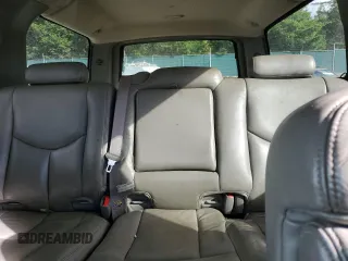 2003 Chevrolet Suburban LT with VIN 3GNGK26U73G173374, listed as a Copart auction lot 76328004 with 170,666 mi miles and Salvage Title. Bid and sale history available at carsss.com. Image 10.