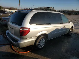 2005 Chrysler Town & Country LX with VIN 2C4GP44R15R542828, listed as a Copart auction lot 47104525 with 276,738 mi miles and Salvage Title. Bid and sale history available at carsss.com. Image 3.