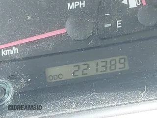 2002 Toyota Camry LE z VIN 4T1BE30K32U110304, wystawiony jako IAAI lot #42357455 z przebiegiem 221 389 mil mil oraz . Historia ofert i sprzedaży dostępna na DreamBid. Obrazek 15.
