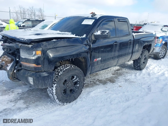 2018 Chevrolet Silverado 1500 LT with VIN 2GCVKREC6J1110953, listed as a IAAI auction lot 41352258 with 106,617 mi miles. Bid and sale history available at carsss.com. Image 17.