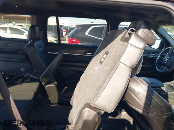 2024 Jeep Grand Cherokee Limited with VIN 1C4RJKBG4R8540492, listed as a IAAI auction lot 42241596 with 33,899 mi miles and . Bid and sale history available at DreamBid. Image 8.