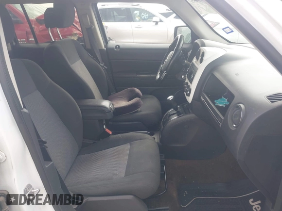 2016 Jeep Patriot Latitude with VIN 1C4NJPFB3GD583834, listed as a IAAI auction lot 42648455 with 118,083 mi miles and . Bid and sale history available at DreamBid. Image 5.