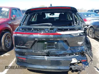 2025 Toyota Crown XLE z VIN JTDACAAJ7S3004279, wystawiony jako IAAI lot #41863223 z przebiegiem 5041 mil mil oraz . Historia ofert i sprzedaży dostępna na DreamBid. Obrazek 17.