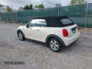 2016 MINI Convertible z VIN WMWWG5C51G3C19178, wystawiony jako IAAI lot #41909039 z przebiegiem 87 533 mil mil oraz . Historia ofert i sprzedaży dostępna na DreamBid. Obrazek 3.
