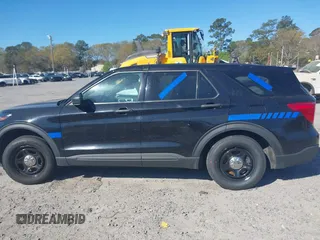 2021 Ford Police Interceptor Utility z VIN 1FM5K8AB0MGB98697, wystawiony jako IAAI lot #41877811 z przebiegiem 23 127 mil mil oraz . Historia ofert i sprzedaży dostępna na DreamBid. Obrazek 14.