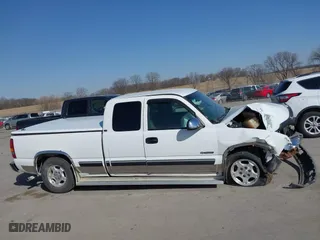 2002 Chevrolet Silverado 1500 LT with VIN 2GCEC19T621426847, listed as a IAAI auction lot 41789966 with 146,870 mi miles. Bid and sale history available at carsss.com. Image 14.