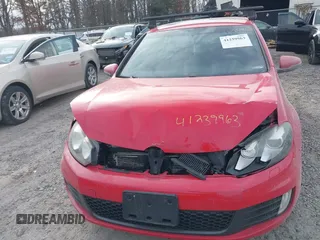 2013 Volkswagen GTI Autobahn z VIN WVWGD7AJ1DW051108, wystawiony jako IAAI lot #41239963 z przebiegiem 146 951 mil mil oraz . Historia ofert i sprzedaży dostępna na DreamBid. Obrazek 6.