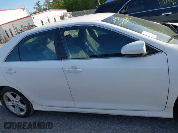 2012 Toyota Camry L with VIN 4T1BF1FK5CU533363, listed as a IAAI auction lot 42128577 with 1 mi miles. Bid and sale history available at carsss.com. Image 12.