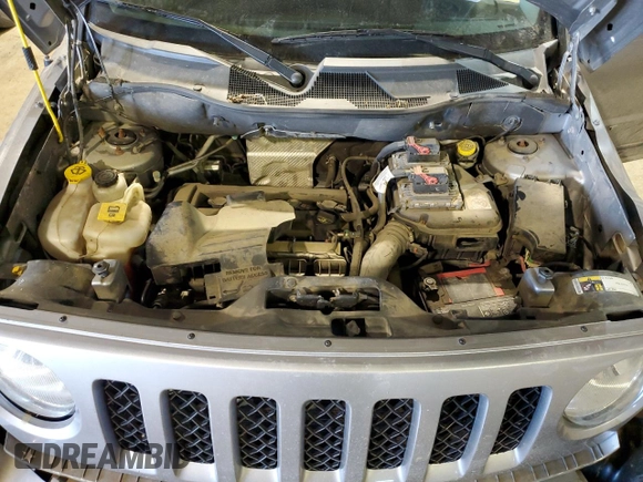 2016 Jeep Patriot Sport SE z VIN 1C4NJPBA8GD679214, wystawiony jako Copart lot #88990335 z przebiegiem 131 640 mil mil oraz Szkoda całkowita • Salvage title. Historia ofert i sprzedaży dostępna na DreamBid. Obrazek 12.