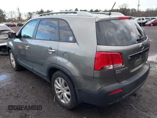 2011 Kia Sorento LX with VIN 5XYKTDA26BG078965, listed as a IAAI auction lot 41939149 with 278,909 mi miles. Bid and sale history available at carsss.com. Image 3.