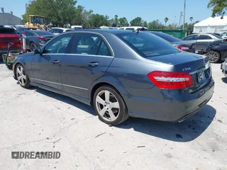 2011 Mercedes-Benz E-Class E 350 Luxury with VIN WDDHF8HB0BA295562, listed as a IAAI auction lot 42016866 with 336,768 mi miles. Bid and sale history available at carsss.com. Image 3.