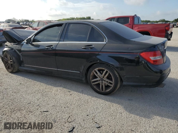 2013 Mercedes-Benz C 250 Sport z VIN WDDGF4HB9DA743160, wystawiony jako Copart lot #83699384 z przebiegiem Nie podano mil oraz Szkoda całkowita • Salvage title. Historia ofert i sprzedaży dostępna na DreamBid. Obrazek 2.