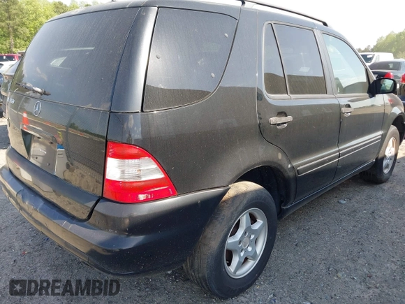 2004 Mercedes-Benz M 350 with VIN 4JGAB57E24A468675, listed as a IAAI auction lot 42056078 with 197,169 mi miles and . Bid and sale history available at DreamBid. Image 4.