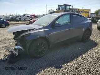 2022 Tesla Model Y Long Range z VIN 7SAYGDEE5NF367885, wystawiony jako Copart lot #52944795 z przebiegiem Nie podano mil oraz Szkoda całkowita • Salvage title. Historia ofert i sprzedaży dostępna na DreamBid. Obrazek 1.