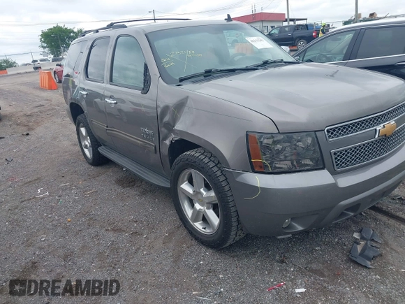 2012 Chevrolet Tahoe LT z VIN 1GNSCBE08CR136971, wystawiony jako IAAI lot #42211242 z przebiegiem 214 910 mil mil oraz . Historia ofert i sprzedaży dostępna na DreamBid. Obrazek 1.
