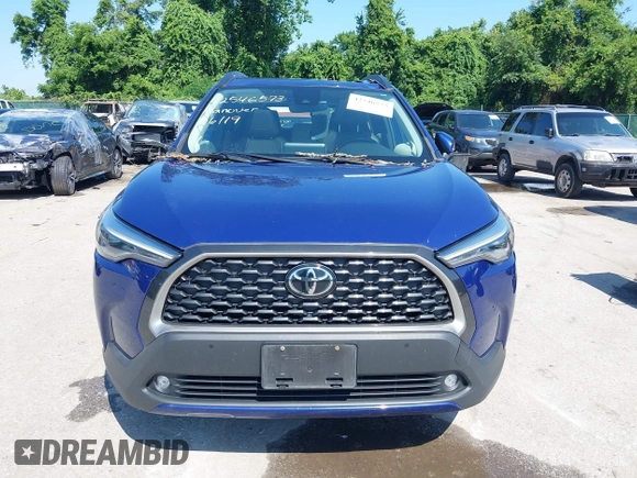 2022 Toyota Corolla Cross XLE z VIN 7MUDAABG4NV004836, wystawiony jako IAAI lot #42546573 z przebiegiem 23 821 mil mil oraz . Historia ofert i sprzedaży dostępna na DreamBid. Obrazek 12.