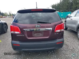 2012 Kia Sorento EX with VIN 5XYKUDA2XCG288581, listed as a IAAI auction lot 42011463 with 449,858 mi miles. Bid and sale history available at carsss.com. Image 16.