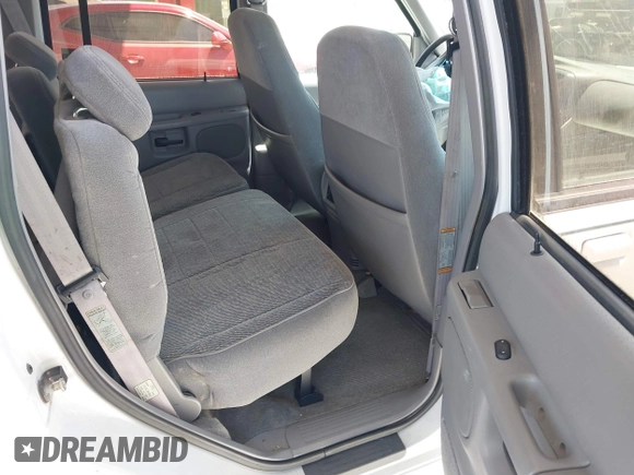1995 Ford Explorer Eddie Bauer z VIN 1FMDU34X8SUC30858, wystawiony jako IAAI lot #41899260 z przebiegiem 85 842 mil mil oraz . Historia ofert i sprzedaży dostępna na DreamBid. Obrazek 8.