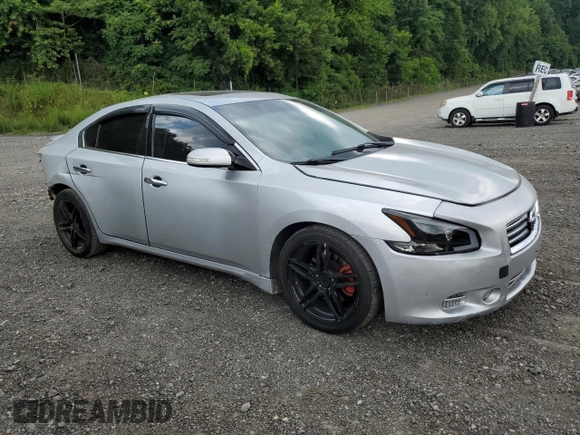 2013 Nissan Maxima SV z VIN 1N4AA5AP1DC831933, wystawiony jako Copart lot #65474915 z przebiegiem 132 518 mil mil oraz Czysty tytuł • Clean title. Historia ofert i sprzedaży dostępna na DreamBid. Obrazek 4.