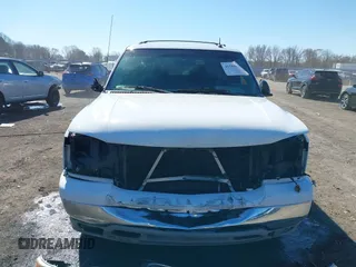 2003 GMC Yukon SLT with VIN 1GKEC13Z13J197955, listed as a IAAI auction lot 41586841 with 208,752 mi miles. Bid and sale history available at carsss.com. Image 6.