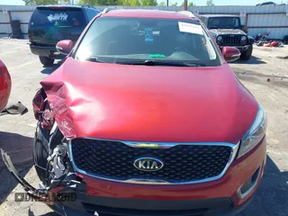2017 Kia Sorento LX z VIN 5XYPG4A3XHG295107, wystawiony jako IAAI lot #42037114 z przebiegiem 91 967 mil mil oraz . Historia ofert i sprzedaży dostępna na DreamBid. Obrazek 12.