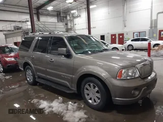 2004 Lincoln Navigator Luxury z VIN 5LMFU28R24LJ32137, wystawiony jako IAAI lot #41482220 z przebiegiem 145 092 mil mil oraz . Historia ofert i sprzedaży dostępna na DreamBid. Obrazek 1.