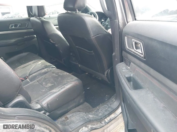 2018 Ford Explorer XLT with VIN 1FM5K8D87JGA91433, listed as a IAAI auction lot 41038180 with 125,351 mi miles. Bid and sale history available at carsss.com. Image 8.