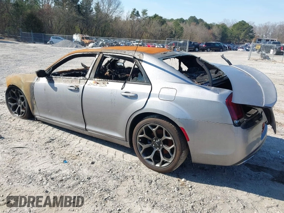 2016 Chrysler 300 with VIN 2C3CCABG8GH229864, listed as a IAAI auction lot 41686322 with 1 mi miles. Bid and sale history available at carsss.com. Image 3.