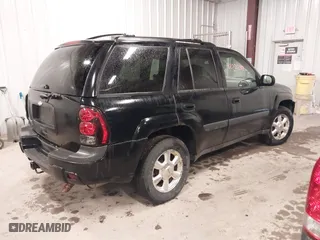2005 Chevrolet TrailBlazer LT with VIN 1GNDT13S152249874, listed as a IAAI auction lot 42071247 with 165,616 mi miles. Bid and sale history available at carsss.com. Image 4.
