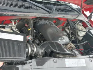 2006 Chevrolet Silverado 2500HD LS with VIN 1GCHK29UX6E220272, listed as a IAAI auction lot 39660282 with 295,790 mi miles and . Bid and sale history available at DreamBid. Image 18.