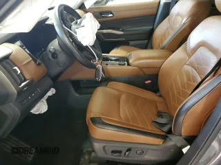 2023 Nissan Pathfinder Platinum с VIN 5N1DR3DK6PC228996, выставлен на аукционе Copart как лот 58937335 с пробегом 24 356 миль миль и Списание • Salvage title. История ставок и продаж доступна на DreamBid. Изображение 7.