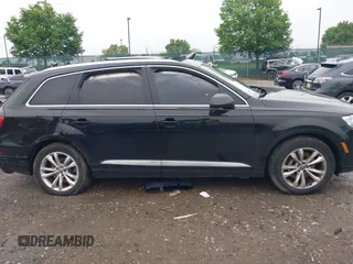 2017 Audi Q7 Premium Plus with VIN WA1LAAF78HD033413, listed as a IAAI auction lot 42188781 with Not provided miles and . Bid and sale history available at DreamBid. Image 13.