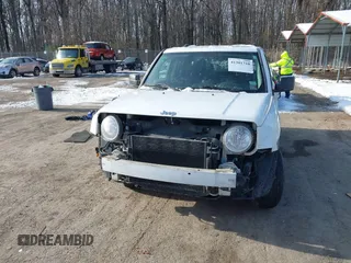 2017 Jeep Patriot Sport with VIN 1C4NJPBB5HD166657, listed as a IAAI auction lot 41301710 with 142,633 mi miles. Bid and sale history available at carsss.com. Image 13.