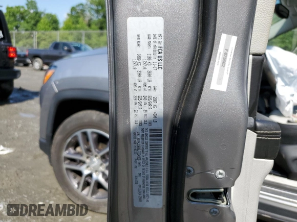 2018 Jeep Compass Latitude z VIN 3C4NJDBB8JT234996, wystawiony jako Copart lot #58418545 z przebiegiem 57 327 mil mil oraz Szkoda całkowita • Salvage title. Historia ofert i sprzedaży dostępna na DreamBid. Obrazek 13.
