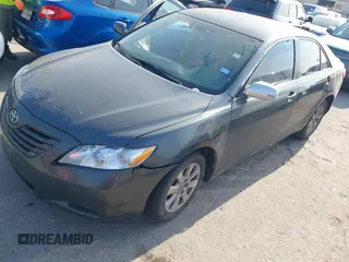 2007 Toyota Camry CE z VIN 4T1BE46K37U140603, wystawiony jako IAAI lot #42305937 z przebiegiem 244 141 mil mil oraz . Historia ofert i sprzedaży dostępna na DreamBid. Obrazek 2.
