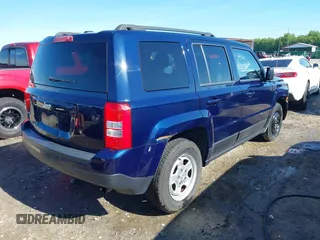 2015 Jeep Patriot Altitude z VIN 1C4NJRBB9FD155170, wystawiony jako IAAI lot #42198709 z przebiegiem 241 947 mil mil oraz . Historia ofert i sprzedaży dostępna na DreamBid. Obrazek 4.