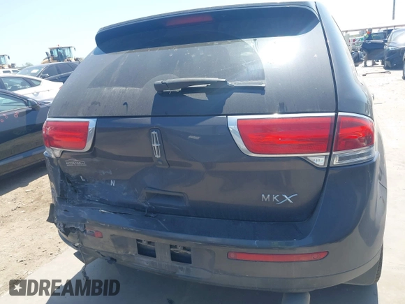 2014 Lincoln MKX with VIN 2LMDJ6JK8EBL13191, listed as a IAAI auction lot 42023811 with 212,793 mi miles. Bid and sale history available at carsss.com. Image 17.