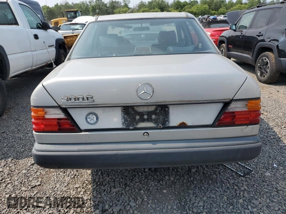 1989 Mercedes-Benz 300 E с VIN WDBEA30DXKA877386, выставлен на аукционе Copart как лот 59333665 с пробегом 205 173 миль миль и Чистый • Clean title. История ставок и продаж доступна на DreamBid. Изображение 6.