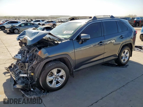 2019 Toyota RAV4 XLE with VIN JTMW1RFV1KJ015196, listed as a Copart auction lot 49452225 with 167,557 mi miles and Salvage Title. Bid and sale history available at carsss.com. Image 1.