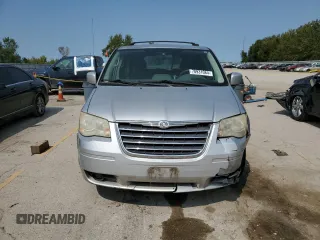 2008 Chrysler Town & Country Touring with VIN 2A8HR54P88R722629, listed as a Copart auction lot 70931084 with 120,702 mi miles and Clean Title. Bid and sale history available at carsss.com. Image 5.