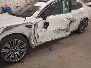 2015 Kia Cadenza Premium with VIN KNALN4D77F5194340, listed as a IAAI auction lot 41360457 with 132,534 mi miles. Bid and sale history available at carsss.com. Image 6.