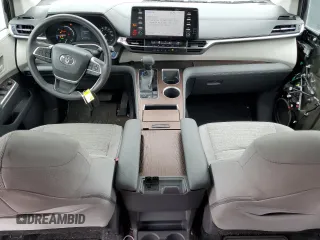 2021 Toyota Sienna LE z VIN 5TDKRKECXMS056186, wystawiony jako Copart lot #60854425 z przebiegiem 30 580 mil mil oraz Szkoda całkowita • Salvage title. Historia ofert i sprzedaży dostępna na DreamBid. Obrazek 8.