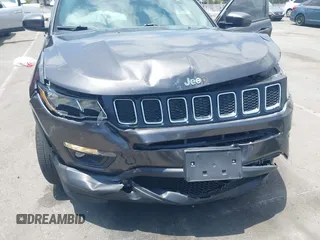 2020 Jeep Compass Latitude z VIN 3C4NJCBBXLT126537, wystawiony jako IAAI lot #42551696 z przebiegiem 38 538 mil mil oraz . Historia ofert i sprzedaży dostępna na DreamBid. Obrazek 6.