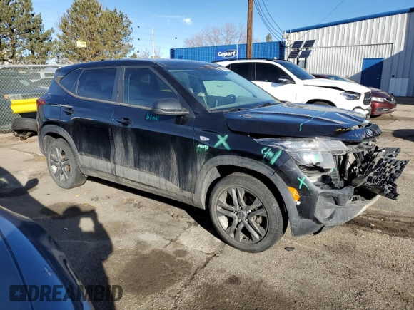 2021 Kia Seltos LX with VIN KNDEPCAAXM7060603, listed as a Copart auction lot 46455445 with 82,822 mi miles and Salvage Title. Bid and sale history available at carsss.com. Image 4.