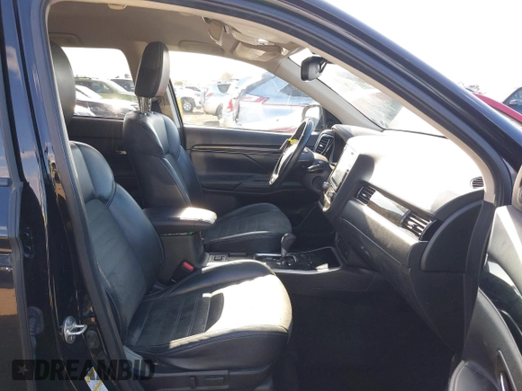 2020 Mitsubishi Outlander SE with VIN JA4AD3A32LZ023826, listed as a IAAI auction lot 42073015 with Not provided miles and . Bid and sale history available at DreamBid. Image 5.