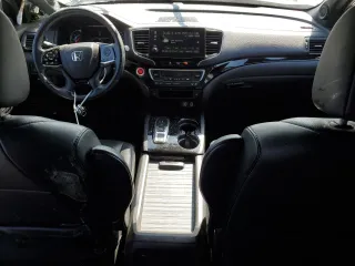 2019 Honda Passport Touring with VIN 5FNYF7H90KB000193, listed as a Copart auction lot 52402915 with 120,968 mi miles and Salvage title. Bid and sale history available at DreamBid. Image 8.