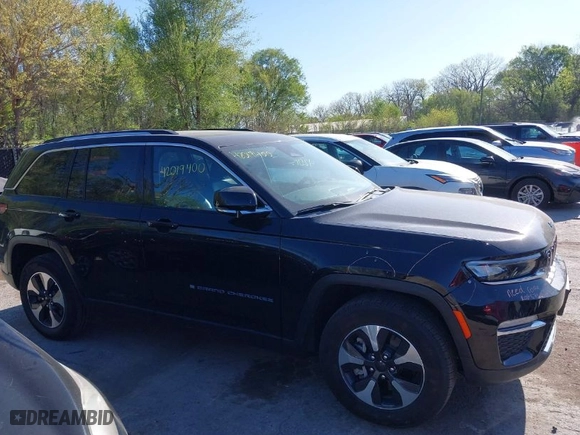 2024 Jeep Grand Cherokee 4xe with VIN 1C4RJYB64RC720580, listed as a IAAI auction lot 42019400 with 45,542 mi miles. Bid and sale history available at carsss.com. Image 13.