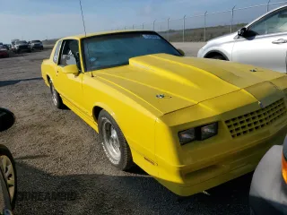 1987 Chevrolet Monte Carlo z VIN 1G1GZ11G1HP127793, wystawiony jako Copart lot #75700654 z przebiegiem 99 478 mil mil oraz Szkody całkowita. Historia ofert i sprzedaży dostępna na DreamBid. Obrazek 4.